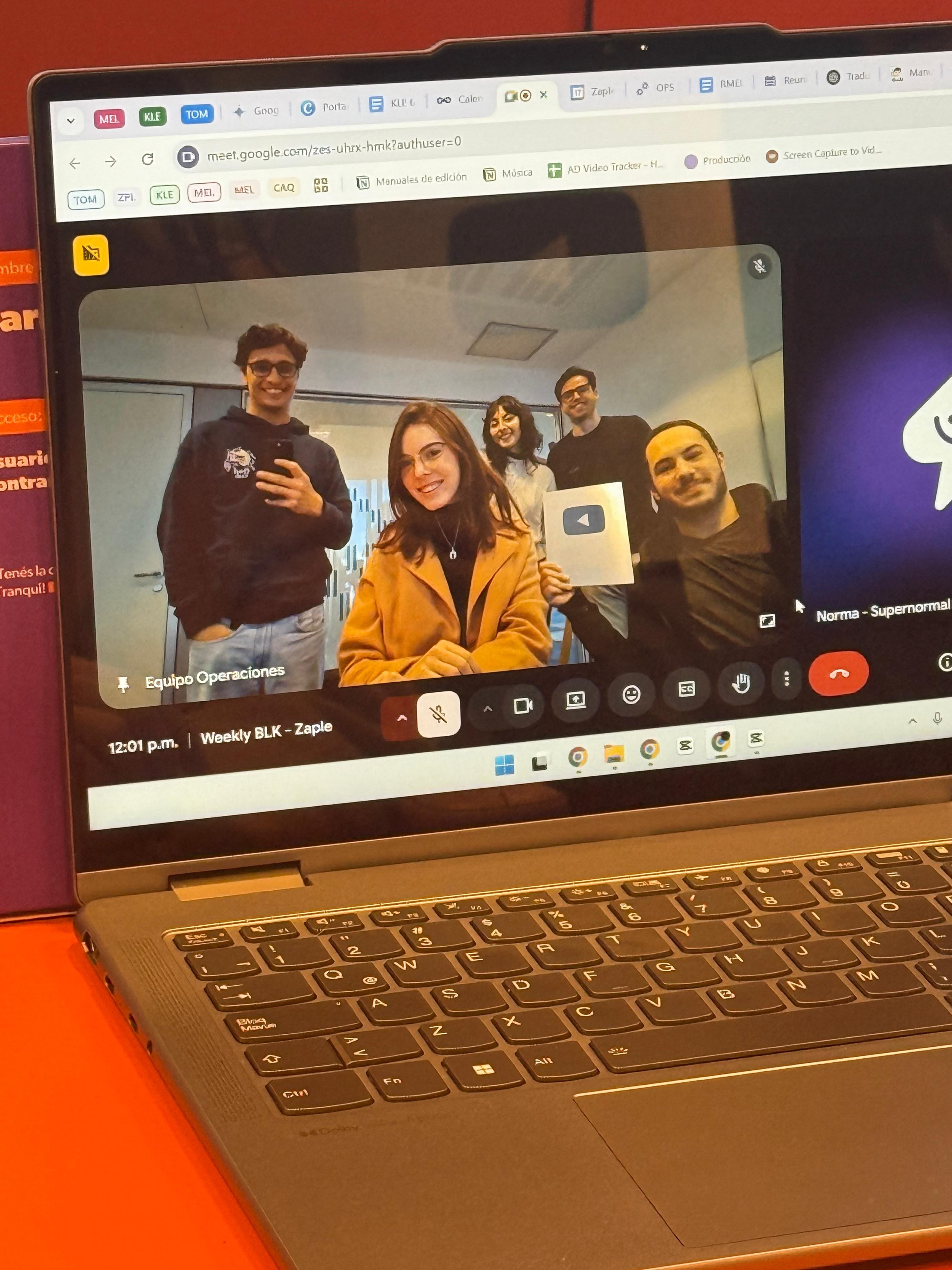 El equipo de Zaple trabajando en sus computadoras